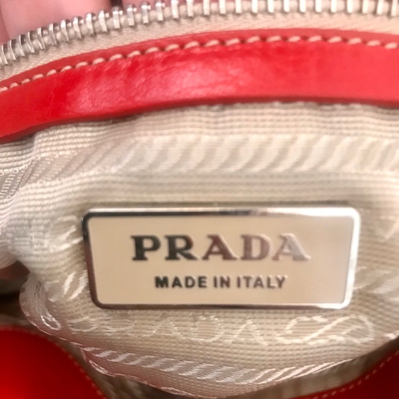 Prada handbag. - Picture 10 of 16
